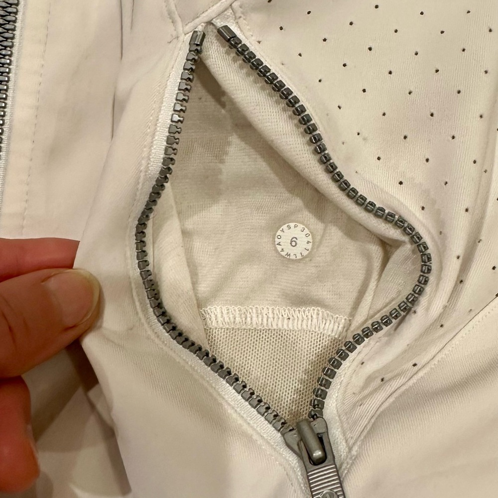 Women's White Lululemon Jacket - Picture 8 of 10